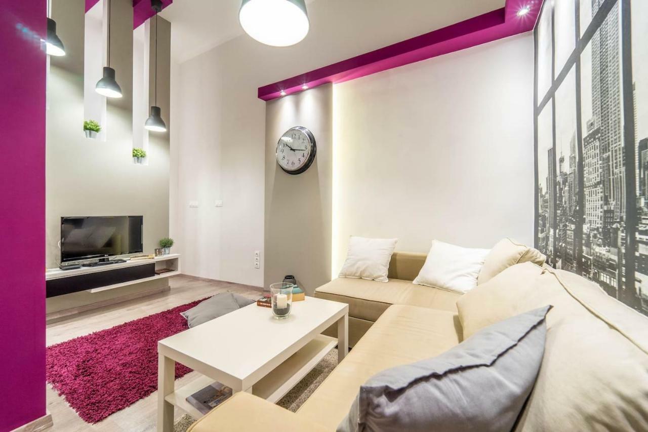 Cozy Downtown Studio Apartment บูดาเปสต์ ภายนอก รูปภาพ