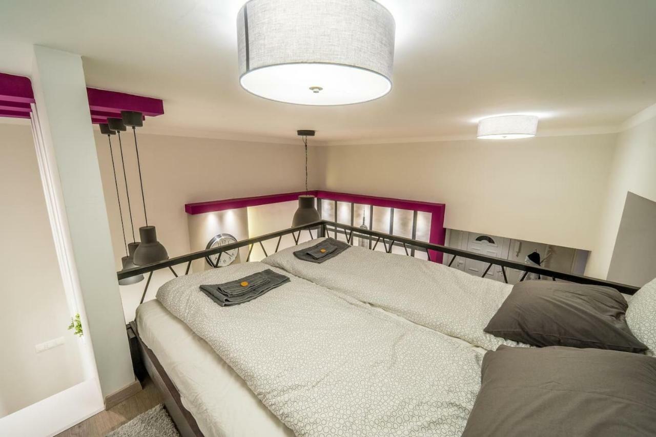 Cozy Downtown Studio Apartment บูดาเปสต์ ภายนอก รูปภาพ