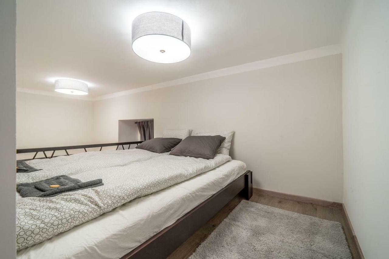 Cozy Downtown Studio Apartment บูดาเปสต์ ภายนอก รูปภาพ
